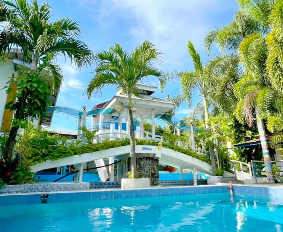 Island‑Style Pool Paradise in Esperanza