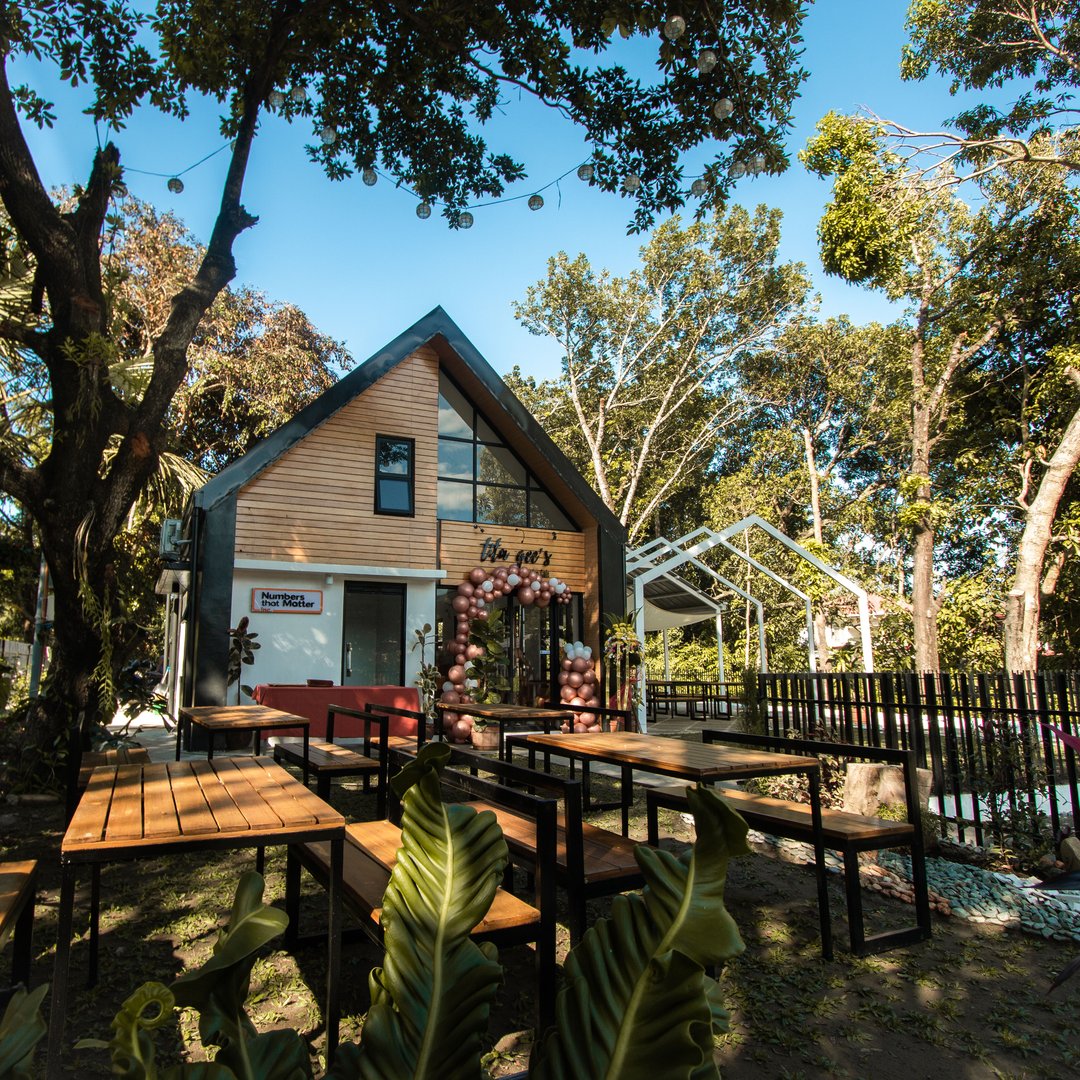 Tita Gee's Garden Cafe